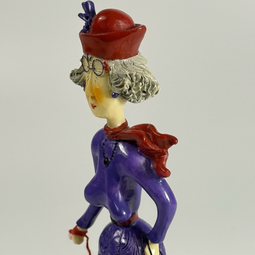 Red Hat Lady Walking Small‎ White Dog, Sandy Gervais figure 8" X 3" - Picture 16 of 16